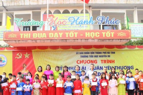 Học sinh thích thú với ngày hội Tết nhân ái – Xuân yêu thương