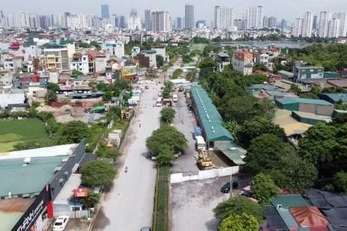Chủ tịch TP Hà Nội yêu cầu gỡ vướng cho 2 dự án giao thông