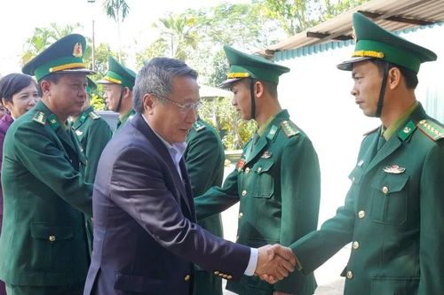 Lãnh đạo tỉnh Quảng Trị động viên lực lượng bảo vệ biên giới