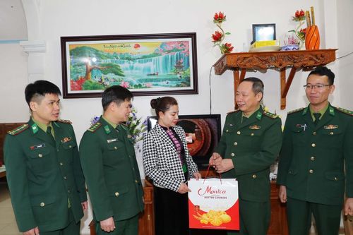 Tâm tình của những người vợ lính