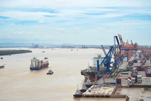 Quốc tế ấn tượng về tăng trưởng kinh tế của Việt Nam