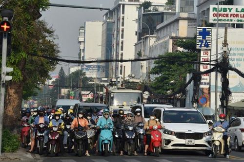 Cảnh sát giao thông TP HCM đưa ra lưu ý về việc chấp hành đèn tín hiệu giao thông