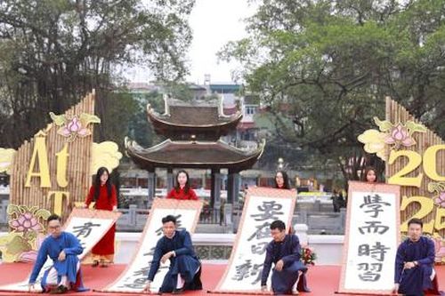 Nhiều đổi mới tại Hội chữ Xuân Ất Tỵ 2025