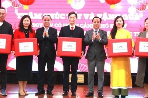 Hàng nghìn giáo viên ngóng thưởng