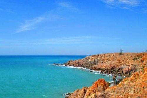 Tàu cá bị sóng đánh chìm, 4 ngư dân mất tích