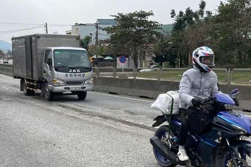 Về quê ăn Tết, người dân ngán ngẩm khi qua Quốc lộ 1A ở Quảng Ngãi