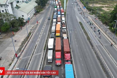 Cửa ngõ phía Đông TP.HCM tê liệt ngày cận Tết