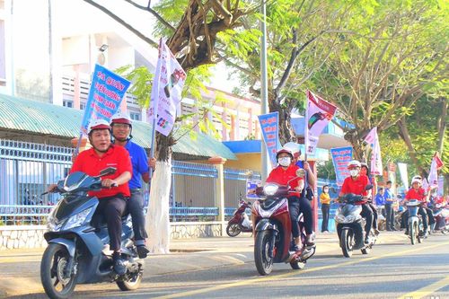TP. Gò Công: Ra quân tuyến đường thanh toán không dùng tiền mặt