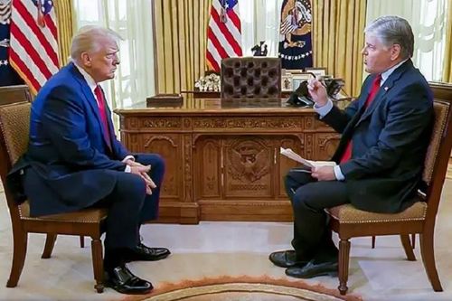 Ông Trump nói gì trong cuộc phỏng vấn đầu tiên sau nhậm chức?