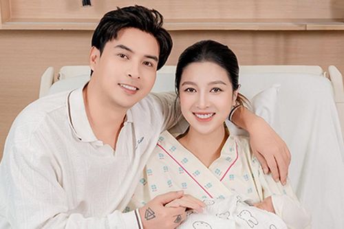 Ca sĩ Hồ Quang Hiếu đón tin vui với vợ trẻ kém 17 tuổi