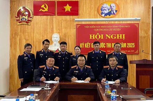 Cụm thi đua Viện kiểm sát cấp huyện tỉnh Vĩnh Phúc ký kết giao ước thi đua