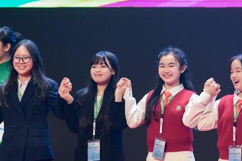 Chiến thắng thuyết phục, 3 nữ sinh người Nghệ An giành học bổng toàn phần tại VinUni