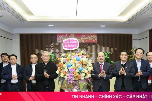 Tòa Giám mục Giáo phận Hà Tĩnh chúc Tết Đảng bộ và Nhân dân tỉnh nhà