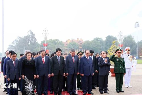 Lãnh đạo Đảng, Nhà nước vào Lăng viếng Bác nhân dịp Tết Nguyên đán Ất Tỵ 2025