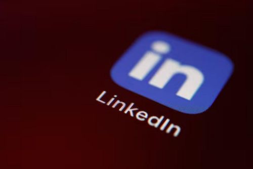 LinkedIn của Microsoft bị kiện vì tiết lộ thông tin khách hàng để đào tạo mô hình AI