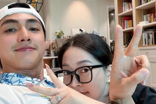 Ảnh ôm thắm thiết của vợ chồng Bình An và Phương Nga gây chú ý
