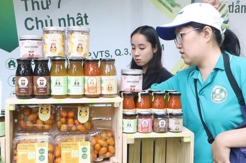 TPHCM: Nông sản, đặc sản nhiều tỉnh, thành hội tụ về chợ Tết