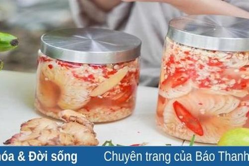 Chuối chần khai vị ngày xuân...