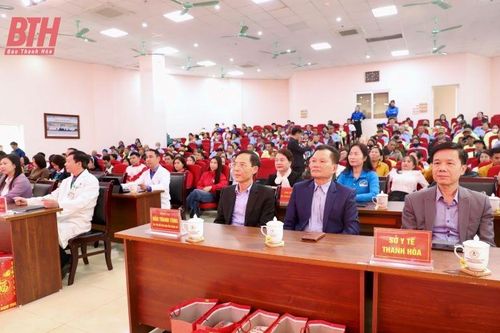 'Xuân ấm áp - Tết yêu thương' cho bệnh nhân tại Bệnh viện Ung bướu Thanh Hóa