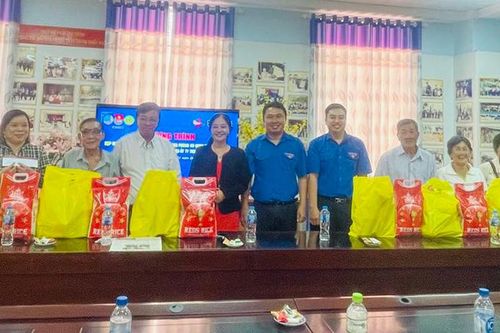 Họp mặt cựu thanh niên xung phong có hoàn cảnh khó khăn
