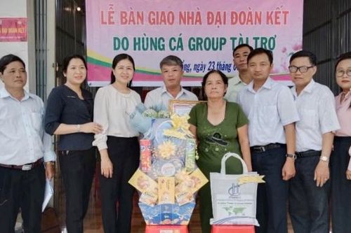 Bàn giao 3 căn nhà Đại đoàn kết cho hộ nghèo, cận nghèo tại xã Tân Thành A