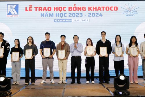 Trao 151 suất học bổng Khatoco năm học 2023 - 2024