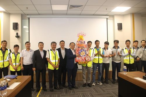 Lãnh đạo tỉnh chúc Tết các doanh nghiệp ở Khu Kinh tế Vân Phong
