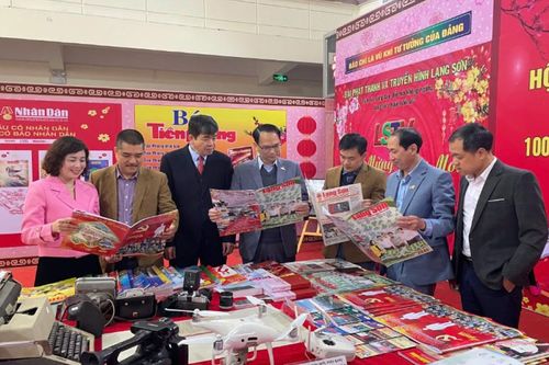 Khai mạc Hội báo Xuân Xứ Lạng năm 2025 và triển lãm trưng bày thành tựu 100 năm Báo chí cách mạng Việt Nam