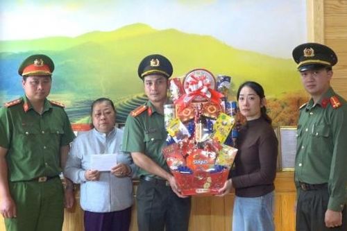 Ấm tình đồng đội