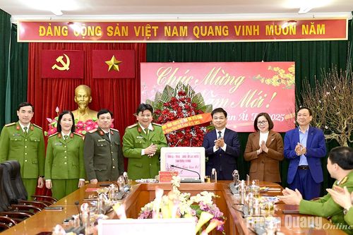 Trưởng Ban Dân vận Tỉnh ủy, Chủ tịch Ủy ban MTTQ tỉnh Nguyễn Hưng Vượng thăm, chúc Tết các đơn vị