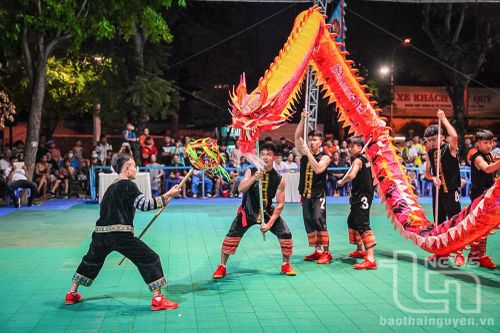 Câu chuyện phía sau những màn múa lân rực rỡ ngày Tết