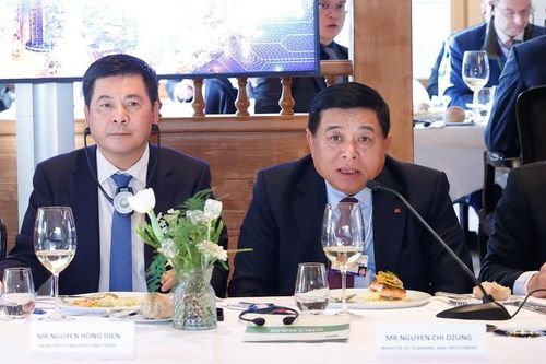 Đầu tư phát triển công nghệ cao - Một động lực để Việt Nam 'cất cánh' trong kỷ nguyên mới