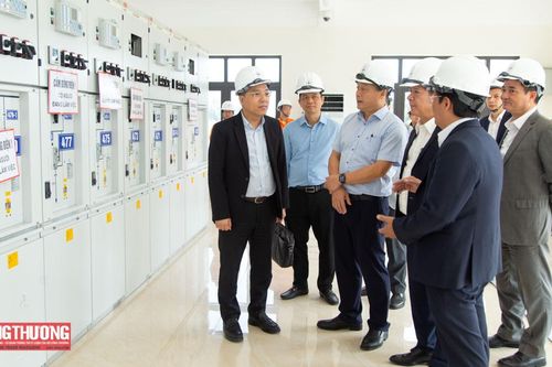 Thứ trưởng Bộ Công Thương Nguyễn Hoàng Long làm việc về cung ứng điện dịp Tết Ất Tỵ tại miền Trung