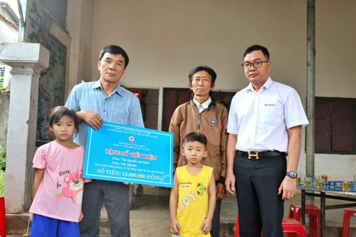Thủy điện An Khê - Ka Nak giúp đỡ 2 cháu nhỏ có hoàn cảnh thương tâm tại Bình Định