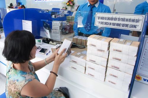 Đổi tiền không đủ tiêu chuẩn lưu thông hãy đến các ngân hàng
