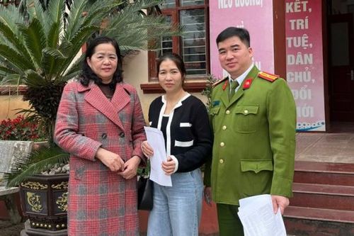 Người dân nhận lại 490 triệu đồng chuyển khoản nhầm nhờ sự hỗ trợ của Công an