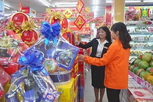 Bánh kẹo Việt được ưa chuộng sắm Tết
