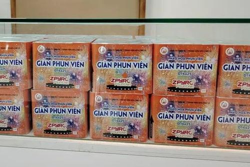 Giá pháo hoa tăng gấp rưỡi vẫn 'cháy hàng'