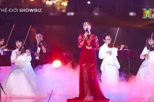 'Khúc xuân Hà Nội': Sân khấu ngoài trời hoành tráng