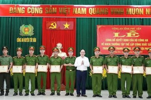 Công an Phú Yên khen thưởng các đơn vị xuất sắc phá nhiều chuyên án lớn