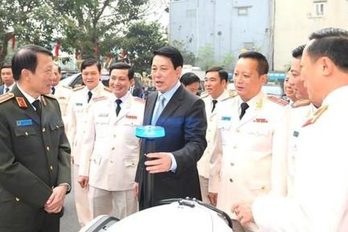 Chủ tịch nước thăm, chúc Tết Bộ Tư lệnh Cảnh vệ và Bộ Tư lệnh Cảnh sát cơ động