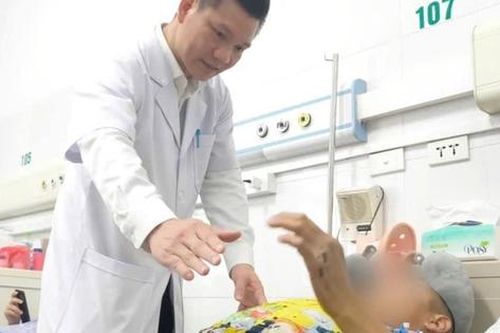 Cứu sống người đàn ông hôn mê sâu, đa chấn thương do tai nạn giao thông