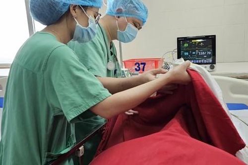 Diễn biến mới sức khỏe 5 người bị điện giật khi dựng cây nêu đón Tết