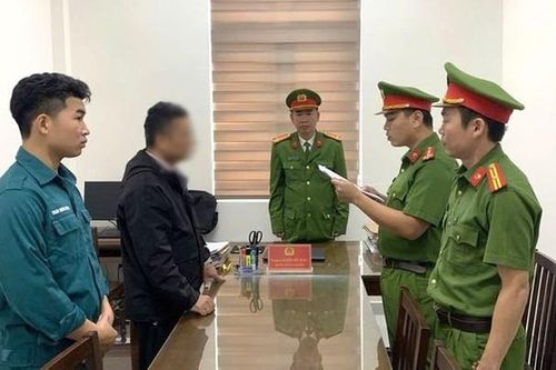 Nhận hối lộ 2 bụi sim cảnh, nhân viên văn phòng đăng ký đất đai bị bắt