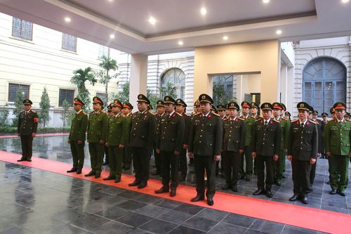 Dâng hương tưởng nhớ các Anh hùng, liệt sỹ Công an Thủ đô dịp Tết Ất Tỵ 2025