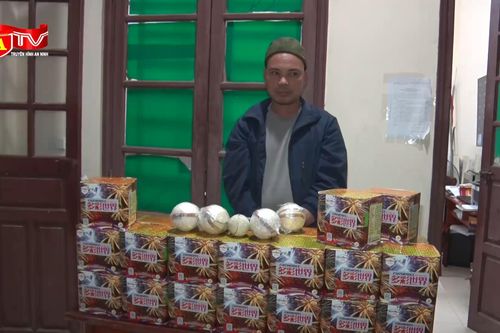 Bắt giữ đối tượng buôn gần 50kg 'hàng cấm' kiếm lời dịp Tết