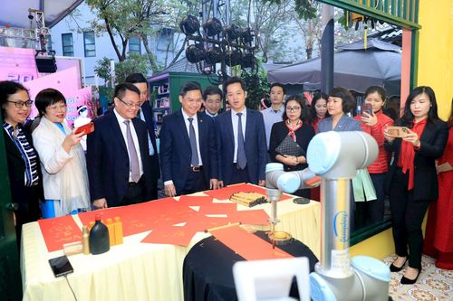 Khai mạc Phố sách Xuân Ất Tỵ 2025