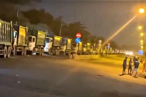 TPHCM khắc phục tình trạng xe rác ùn ứ trên Quốc lộ 50