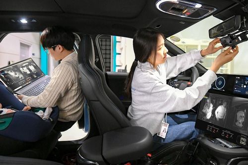 Hyundai phát triển camera trong xe giúp ngăn việc lái xe mất an toàn