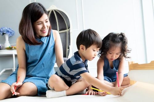 Đồng hành cùng con trong hành trình nuôi dưỡng cảm xúc